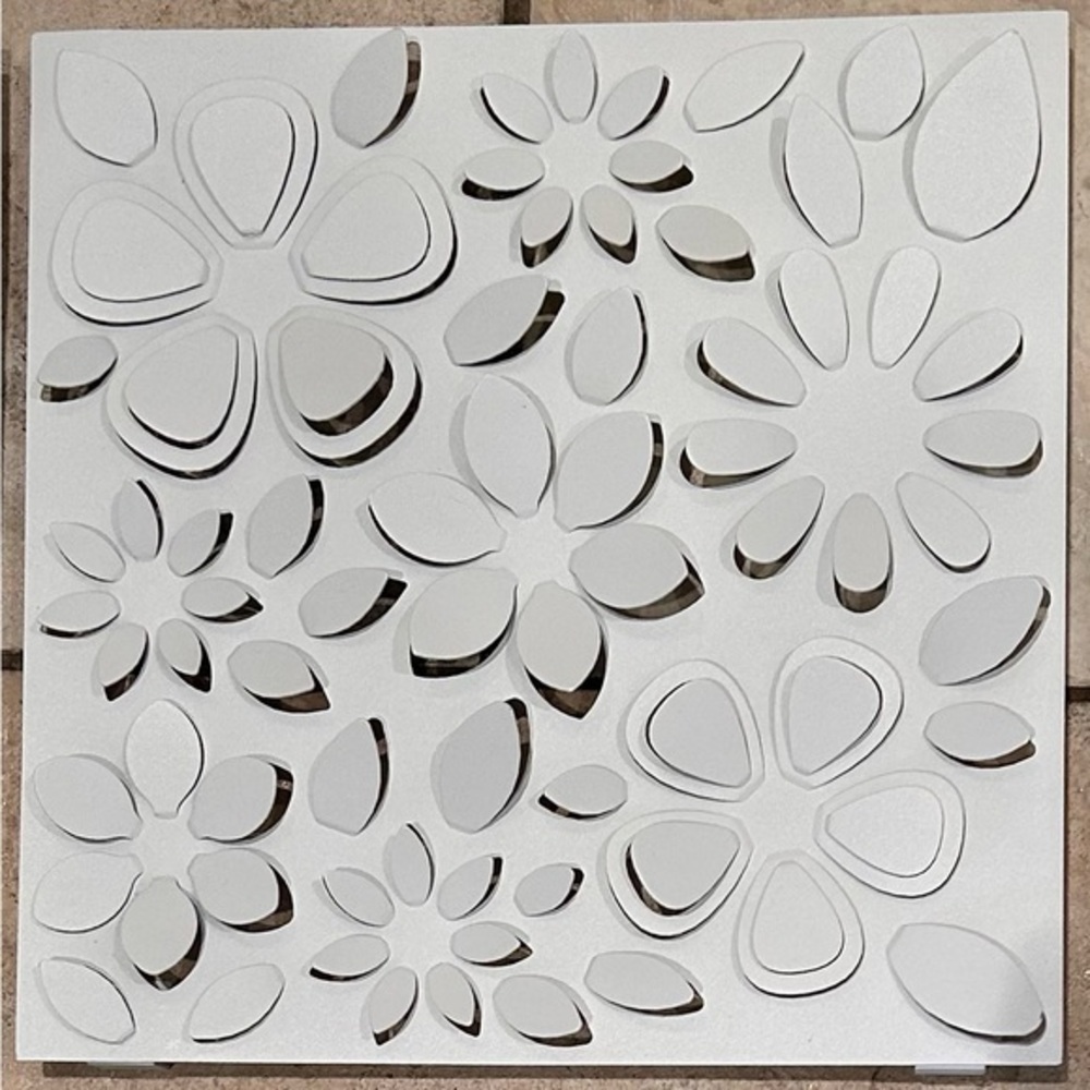 🎊 Host Pick 🎊 UMBRA White Floral Wall Decor, Metal, 9x9 Inches, Set of 3